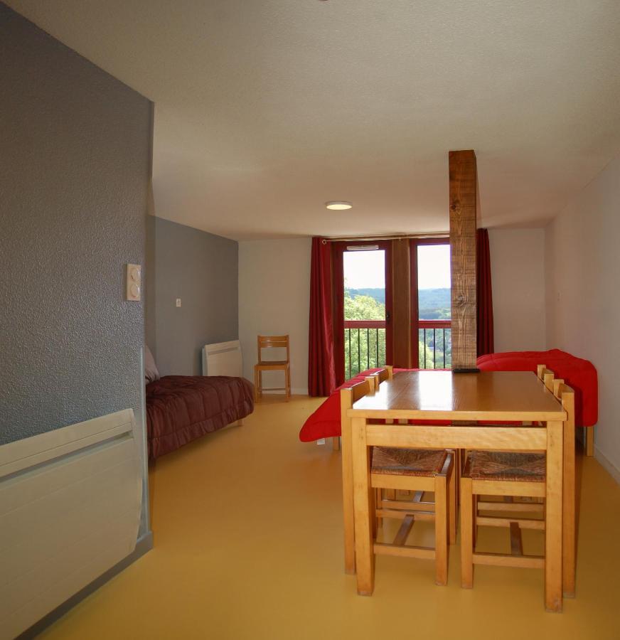 Condat  Gite Du Haut Cantal - Appartements Meubles Avec Kitchenette Et Chambres Sans Kitchenette المظهر الخارجي الصورة